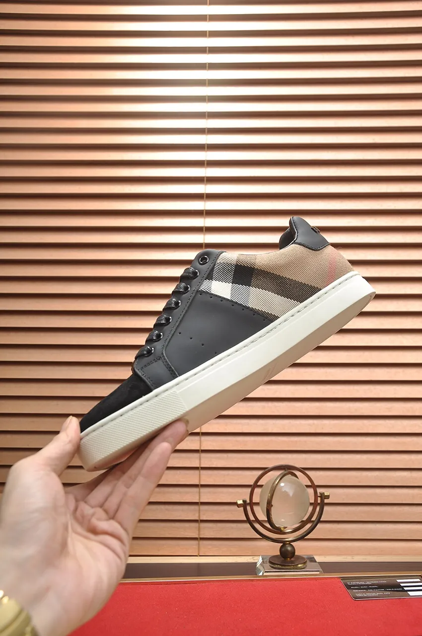 Men's shoes💰480💶[Burberry] (cowhide lining) classic low-top sneakers｜Imported cowhide with classic plaid fabric｜Cow leather lining｜Original outsole｜Fine workmanship and comfortable to wear Size: 38-44 (customized at 45)